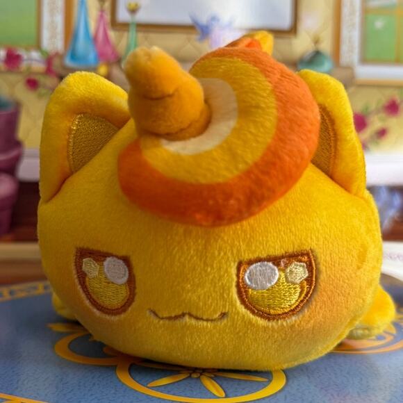 Aphmau MeeMeow | Limited Edition Orange Unicorn Cat Plush - Picture 5 of 6